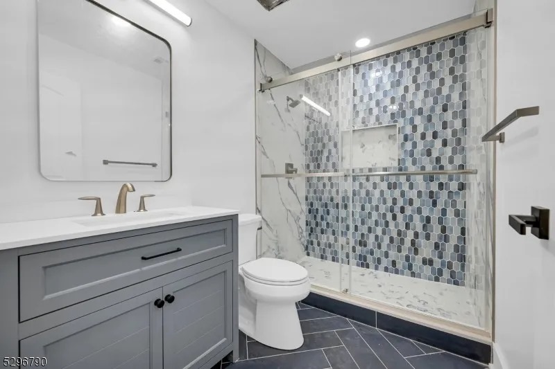 280 W Mt Pleasant Ave Livingston NJ bathroom photo 9